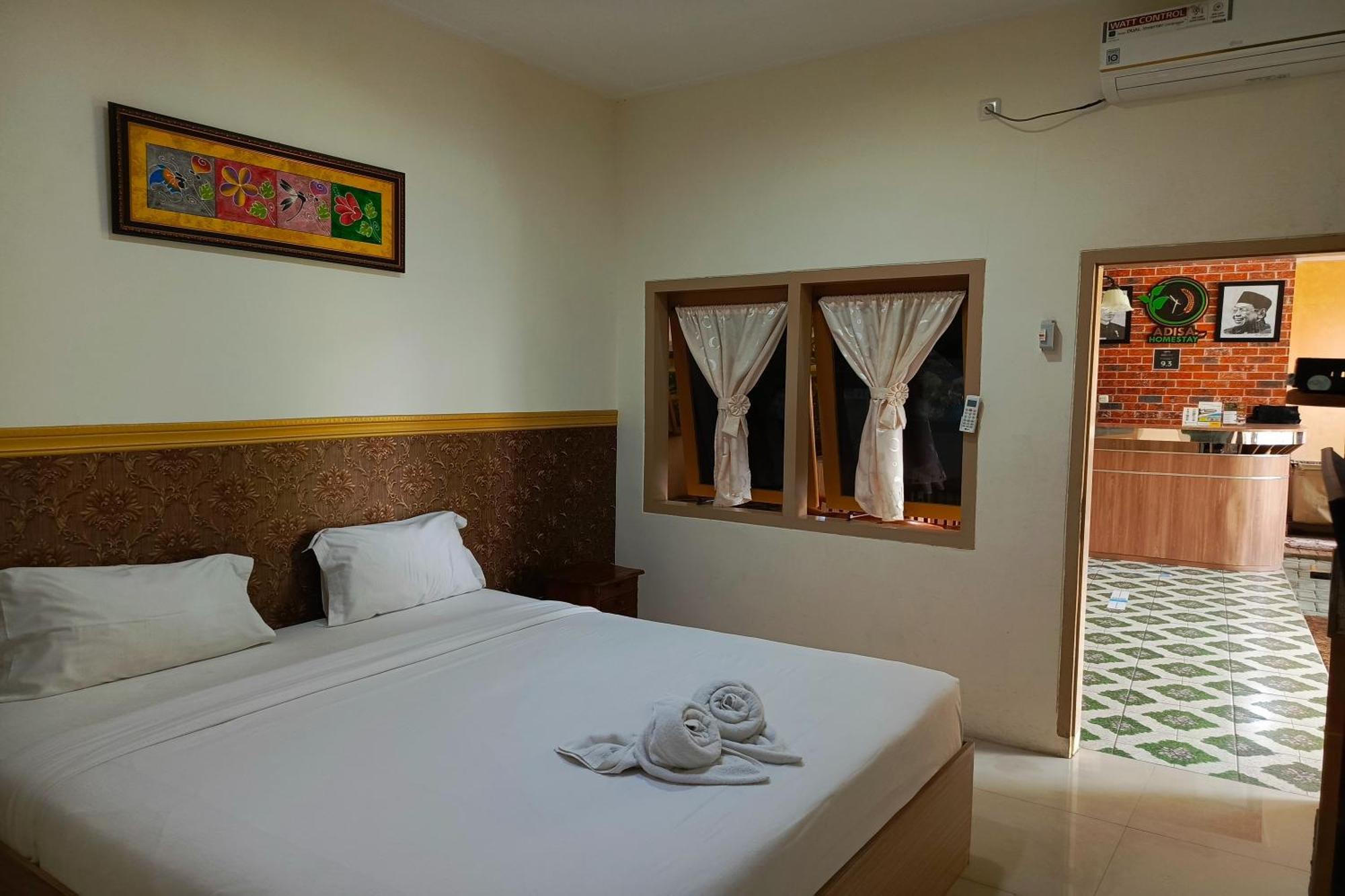 Adisa Homestay Malang Exterior foto