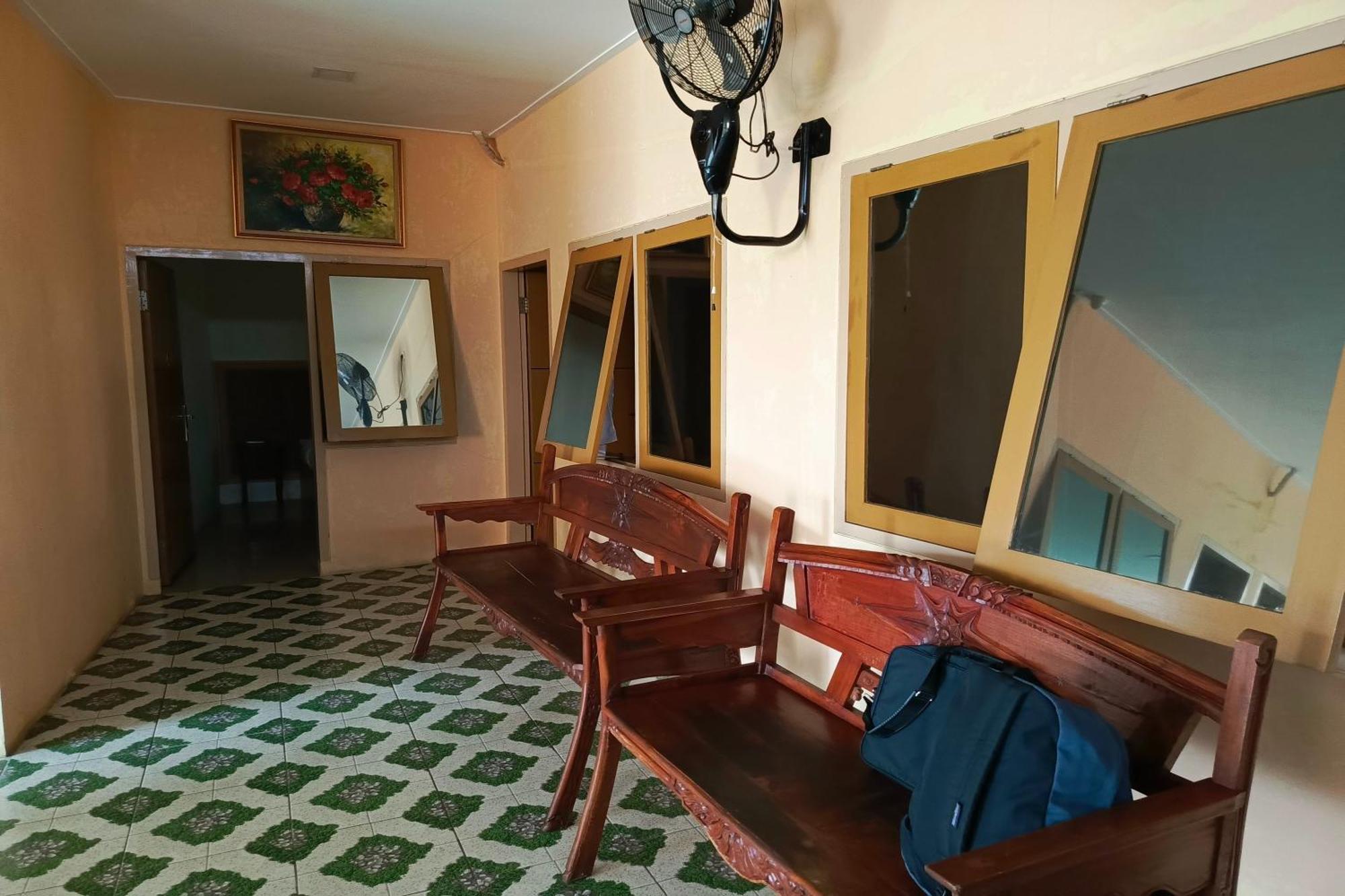 Adisa Homestay Malang Exterior foto